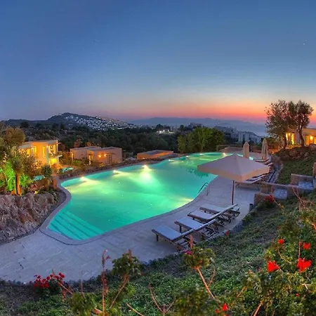 Geris Sleeps 6 With Pool And Air Con Giris